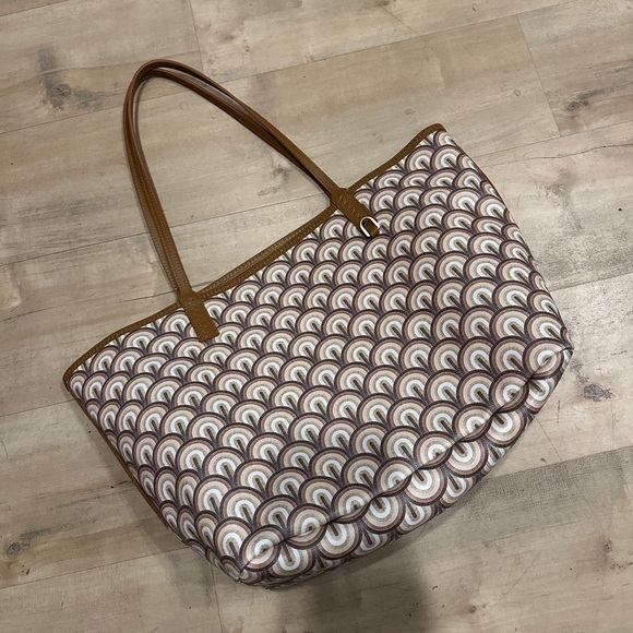 All That Tote - Picture 9 of 10